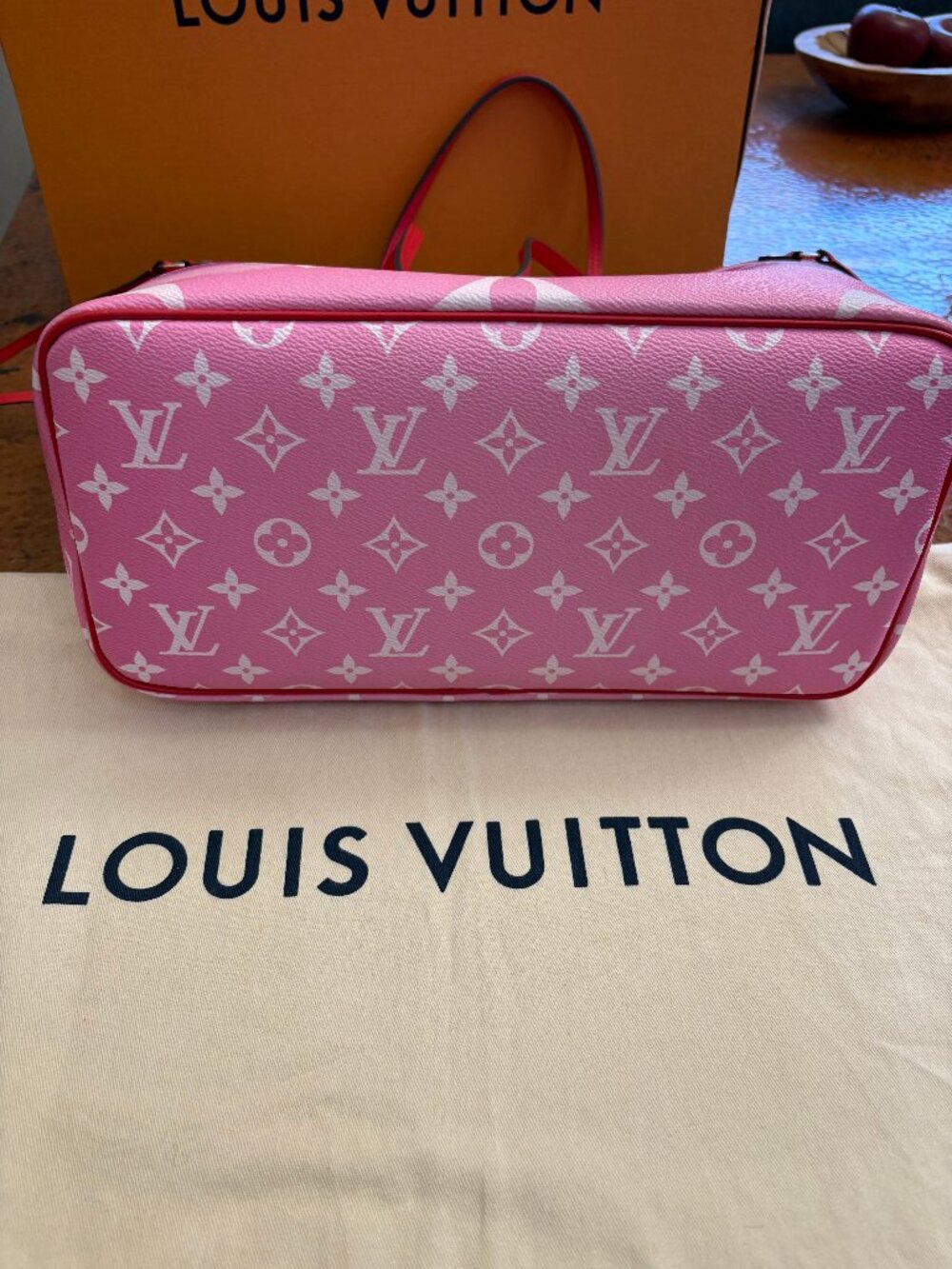 NEW Louis Vuitton Escale Neverful MM - Picture 4 of 8